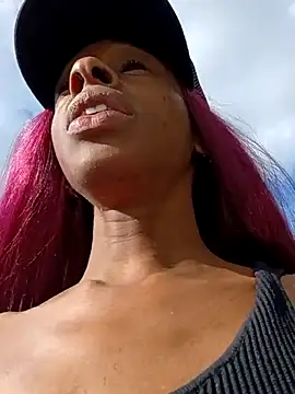 Chatroom XXX en direct de Jasmine_FullsShine