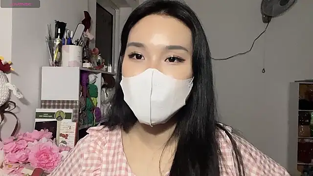 Tieu-May Adlı Modelin Canlı XXX Sohbeti