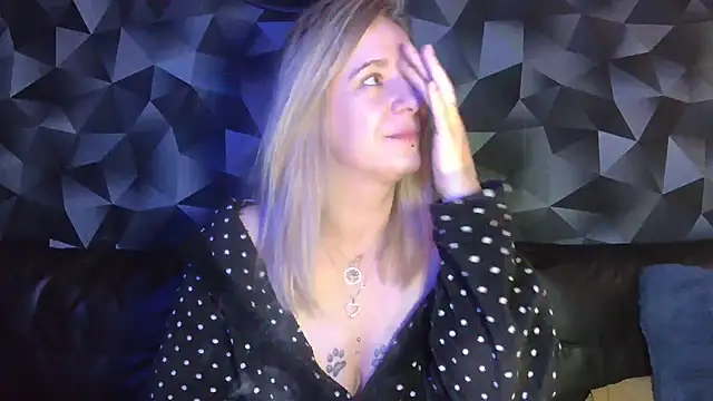 Delichieuse5's Live XXX Chat