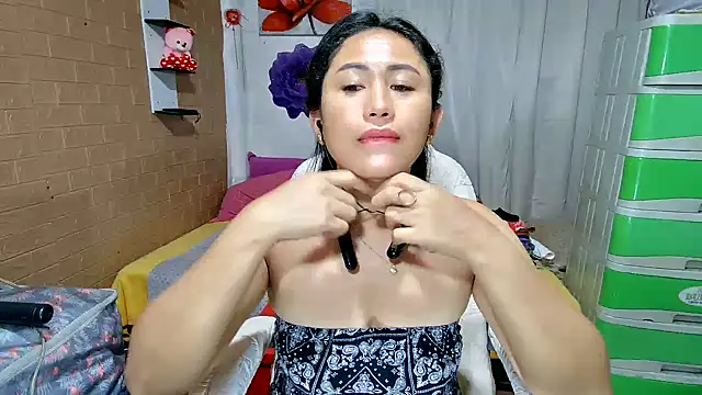 Chat +18 de Filipina_Desire ao vivo
