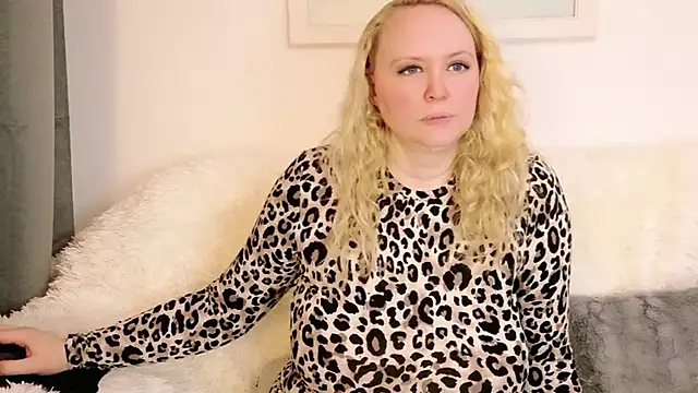 Sarah4you Chat XXX live