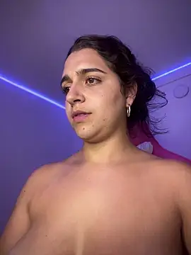 Alice777_ élő XXX-chatje