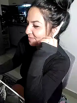 hot-babygirl 在線直播表演