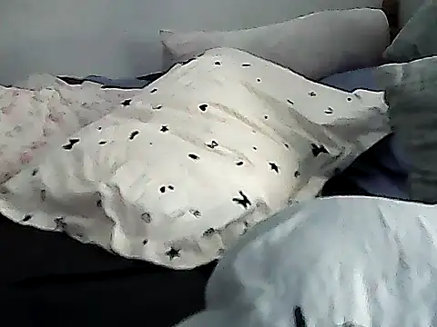 zebbi29GguyTn Live XXX-Chat