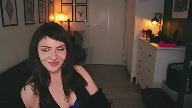 Show modela 1Sandy na web-kameri