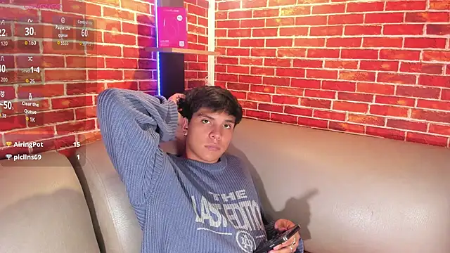 Thiago_Kozak Adlı Modelin Canlı XXX Sohbeti