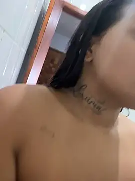 Chat +18 de Latina_kiara ao vivo