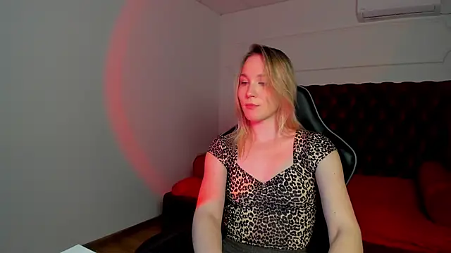 Živý XXX chat ElaraVoltage