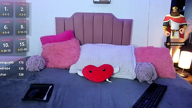 Nina_curves: онлайн-секс-чат