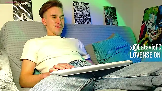 Midnighter_ Webcam-Show