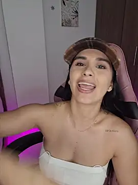 heyshaa Chat XXX in diretta