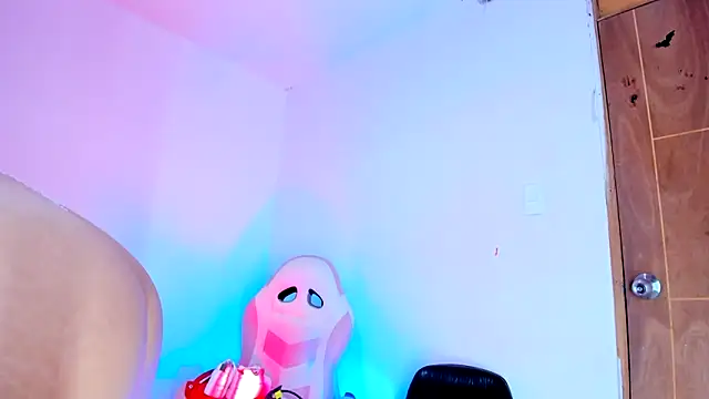 Emily_Coper18 Live XXX-chat