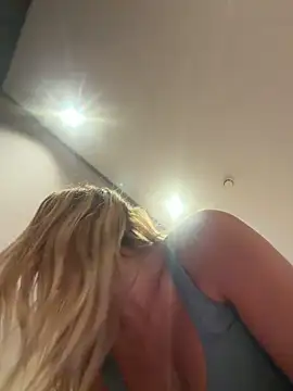 Show modela SophieVJ na web-kameri