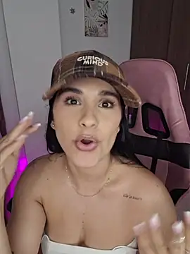 heyshaa Adlı Modelin Canlı XXX Sohbeti