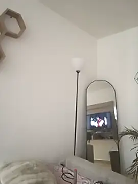 MIYESSI – Live XXX-chat