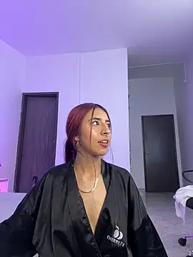 Mirandaa_Rogers Adlı Modelin Canlı XXX Sohbeti