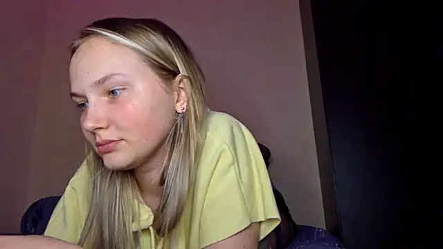 KarinRobertson Show in webcam