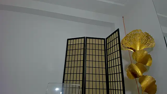 MiaNoirr 即時 XXX 聊天