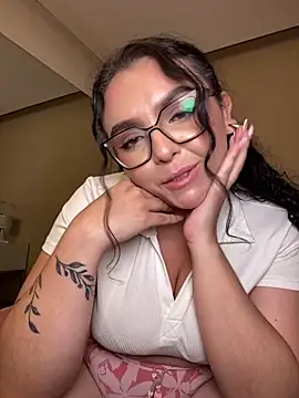 AlmaraRouge 即時 XXX 聊天