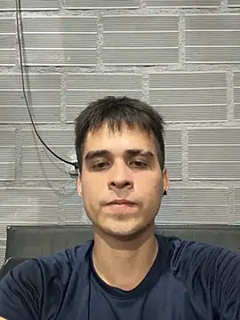 davidjan1996: διαδικτυακό σόου στην κάμερα