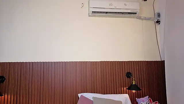 chanel_brunette's Live XXX Chat