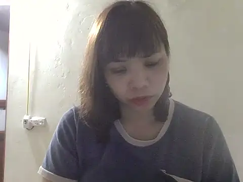 Angela-Eira Chat XXX live