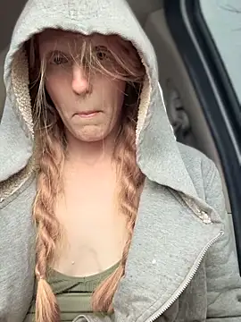 GoldenFlameGoddess' Live XXX Chat