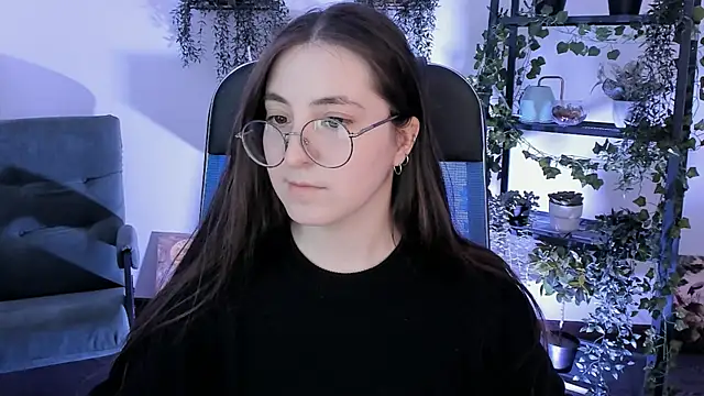 VirtuallVoyant live XXX chat