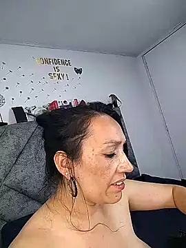 Shantey_Laurent Live XXX Chat