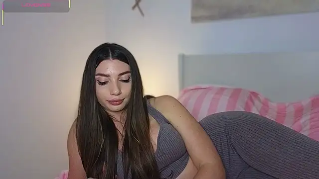 Chat +18 de SweetReya_Love ao vivo