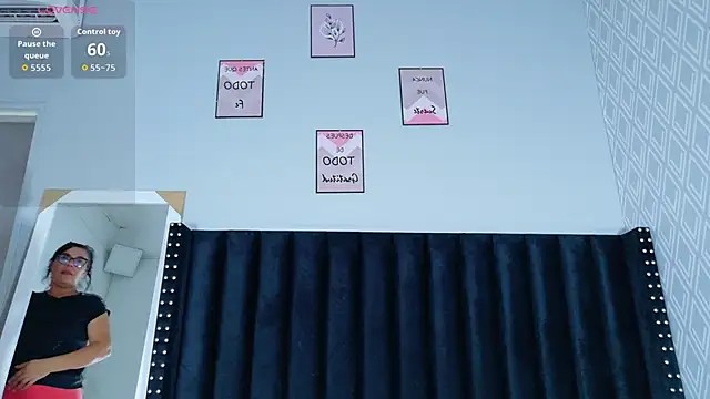 hotlatinateacher Live XXX-Chat