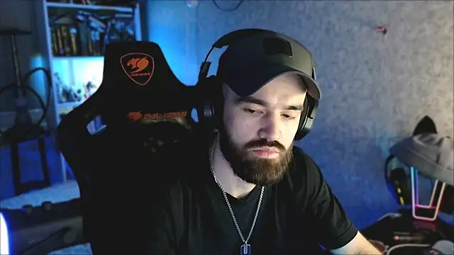 _Mostly_ Live XXX-chat