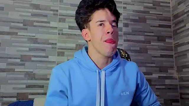 MAX_COOPER1: απευθείας συνομιλία ΧΧΧ