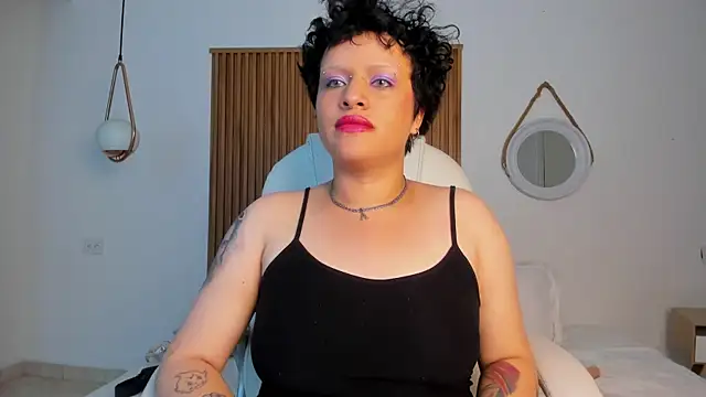 Alaska_deluxe লাইভ XXX চ্যাট