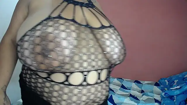 CurvyClimax's Live XXX Chat