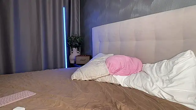 Онлайн чат XXX GlossyVixen