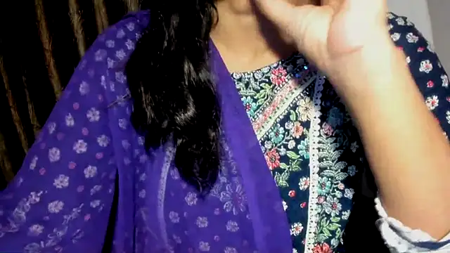 Chat XXX en directo de TheShyGirl_