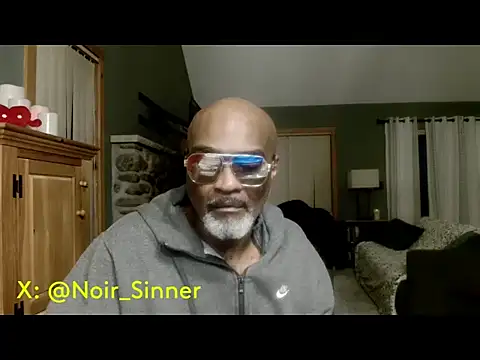 sinnernoir: διαδικτυακό σόου στην κάμερα