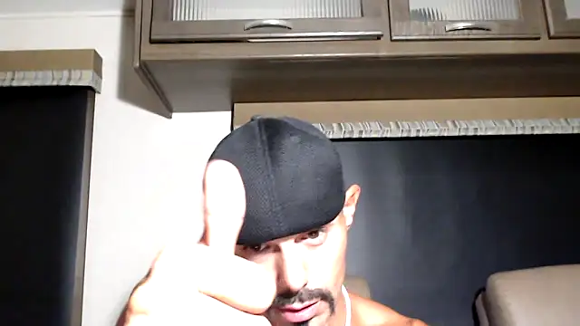 ThickD2C: вебкам-шоу