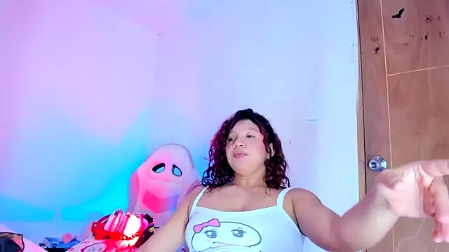 Emily_Coper18 Adlı Modelin Canlı XXX Sohbeti