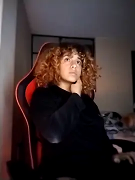 EmmaMelissa0521 Adlı Modelin Canlı XXX Sohbeti