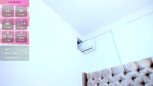 Chat XXX en directo de ArianaaGrace