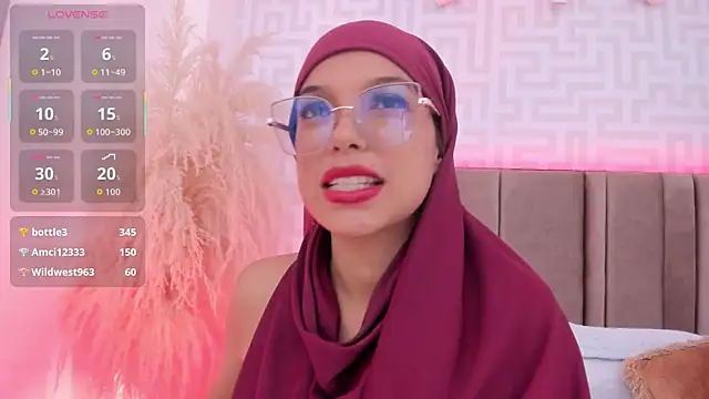 Chat XXX en directo de naishaa_