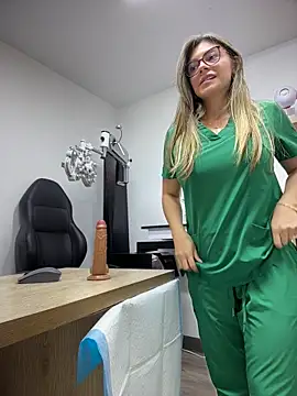 alicee16 – Naživo XXX chat