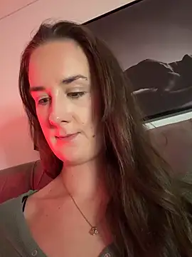 EllaMae Pertunjukan Webcam