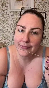 Lacey-BBW Live XXX-chat