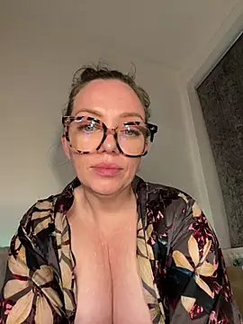 Chat XXX en directo de FemDom_RubyKnightXXO