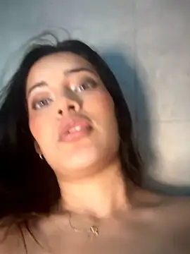 Risky_Workouts Show in webcam