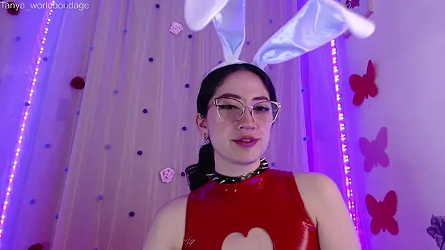 Tanya_WorldBondage Adlı Modelin Canlı XXX Sohbeti