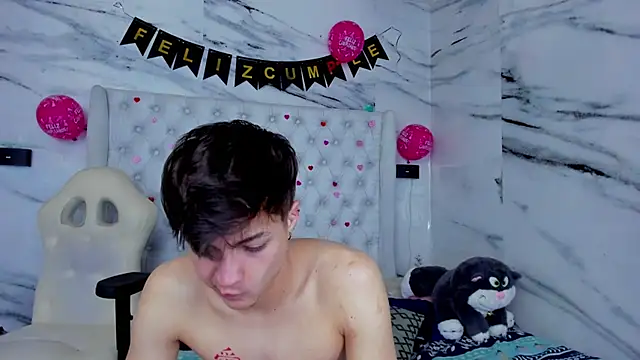 Ari_and_Storm's Live XXX Chat